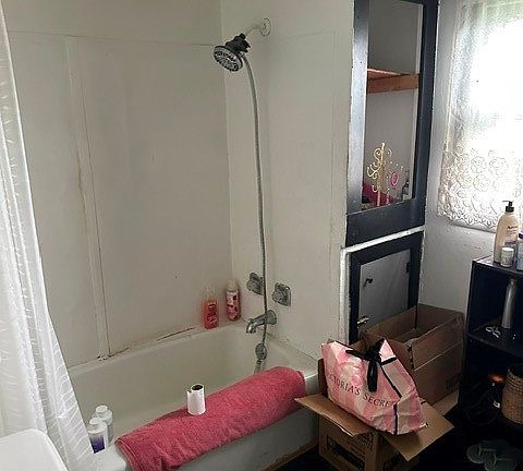 3rd image of 308 Phillips St