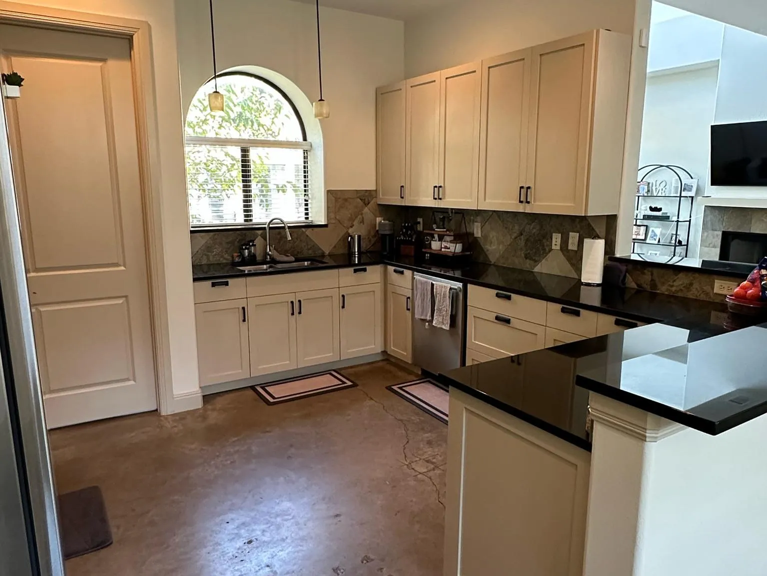 2 bed, 2.5 bath, 1904 sqft, $4,450 — Photo 4