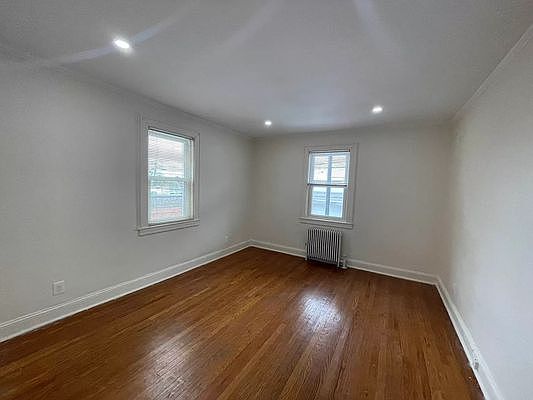 5th image of 20-25 27th St #A