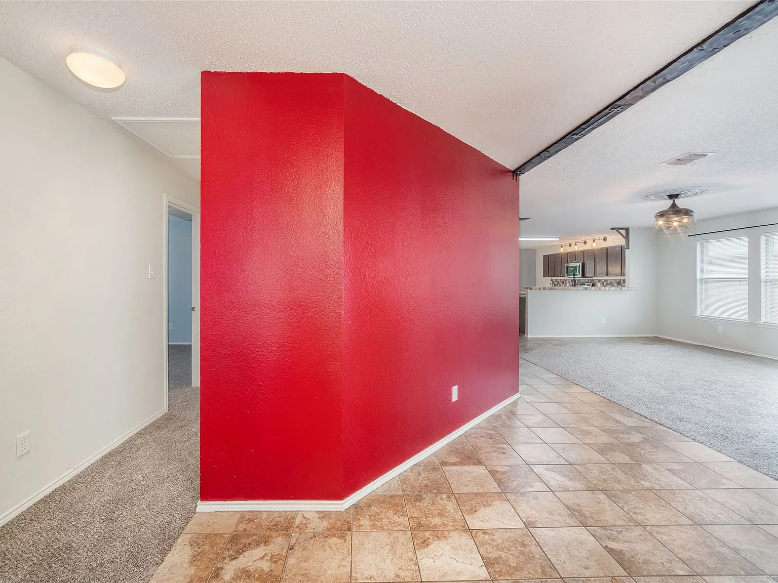 4 bed, 2.0 bath, 1866 sqft, $1,995 — Photo 4