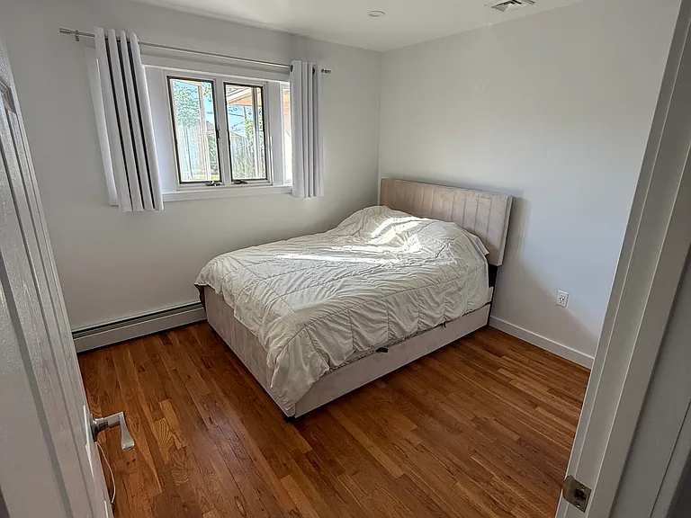 2470 Cove Ct — Photo 7