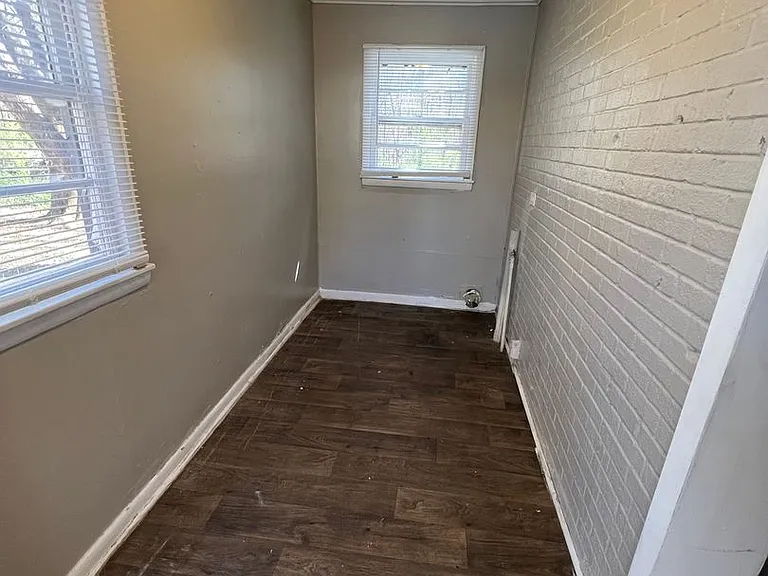 2725 Mary Ave — Photo 6