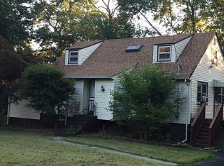 21 Robin Pl, West Nyack, NY 10994