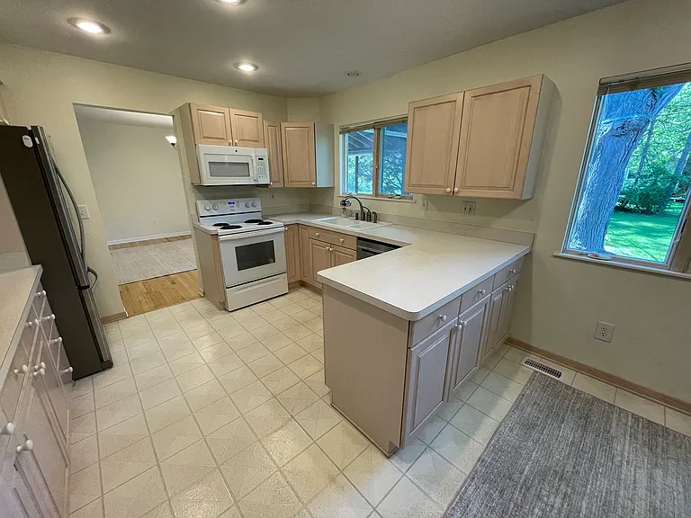 2366 Eaton Gate Rd — Photo 8