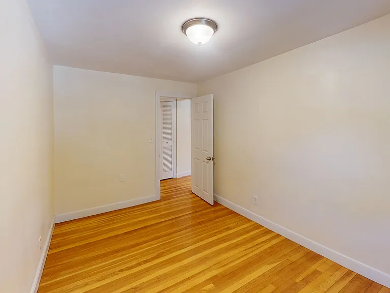 14 Louise Rd — Photo 11