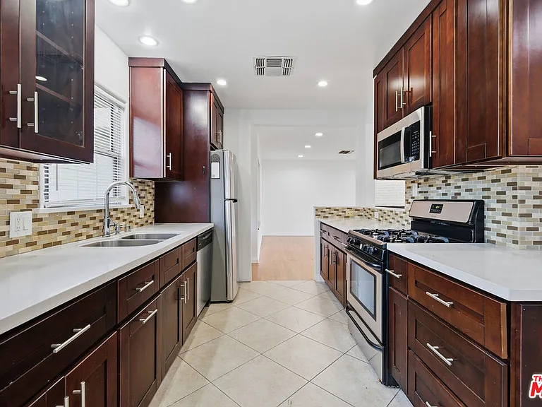 12811 Cumpston St — Photo 12