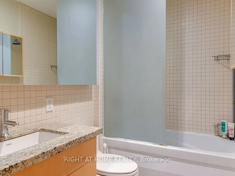 1 Shaw St #323 — Photo 15