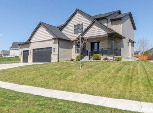 5741 Texas Dr, Bettendorf, IA 52722