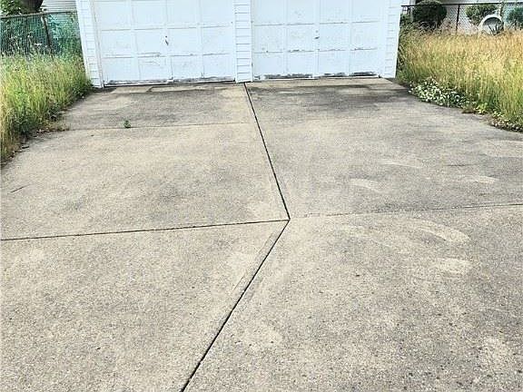 2nd image of 3095 W 136th St