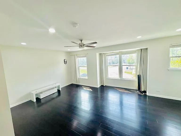 3335 Kentshire Cir — Photo 31