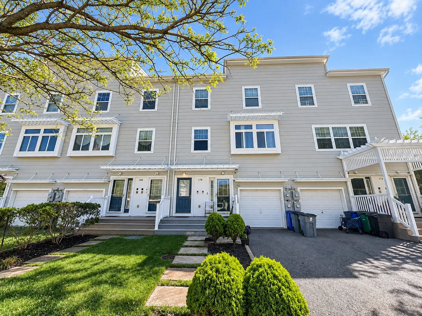 2 bed, $2,650 — Photo 1
