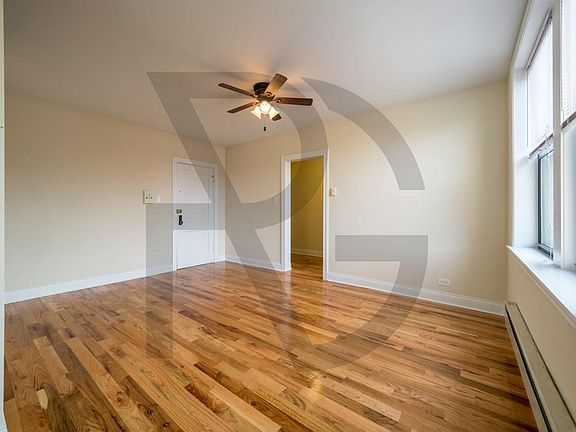 3rd image of 818 W Diversey Pkwy #A818j