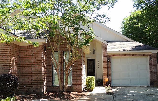 1st image of 1911 Woodrun Dr