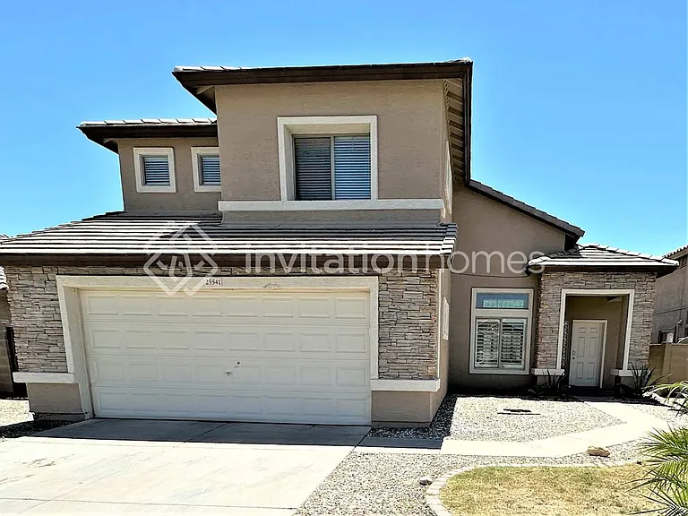 25541 W Pioneer St — Photo 1