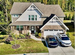 186 Michigan Cir, Hoschton, GA 30548