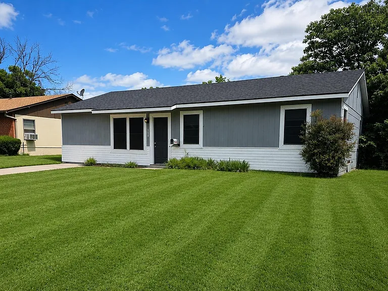 116 N Glencoe Cir — Photo 1