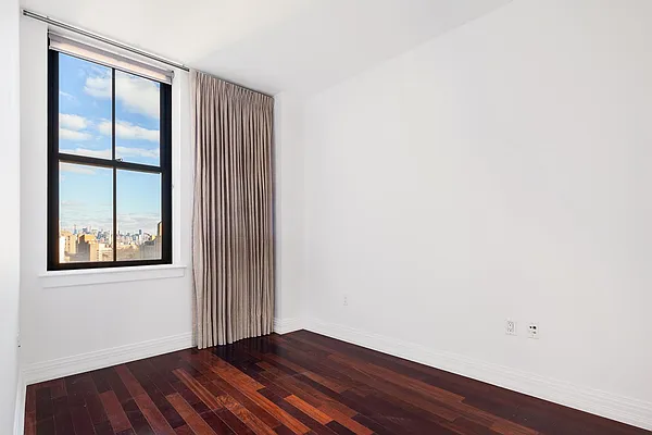 Rented by Compass | media 13