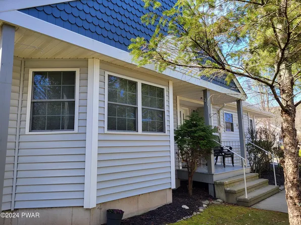 4093 Milford Landing Dr, Milford, PA 18337