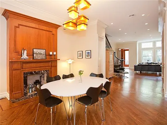 Sold by Avenue Sotheby's International Realty | media 13