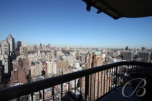 Sold by Bellmarc Realty | media 7