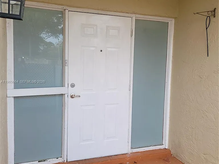 14389 Kendale Lakes Cir #14389 — Photo 9