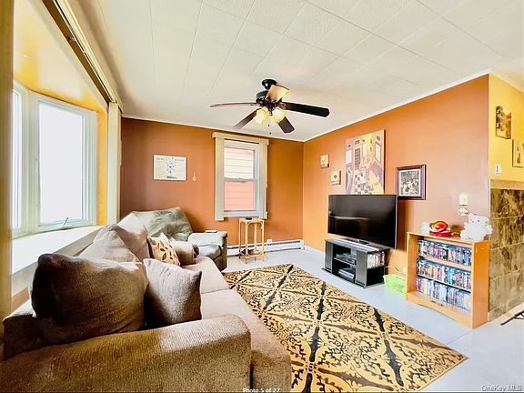 3rd image of 3293 Lucerne St