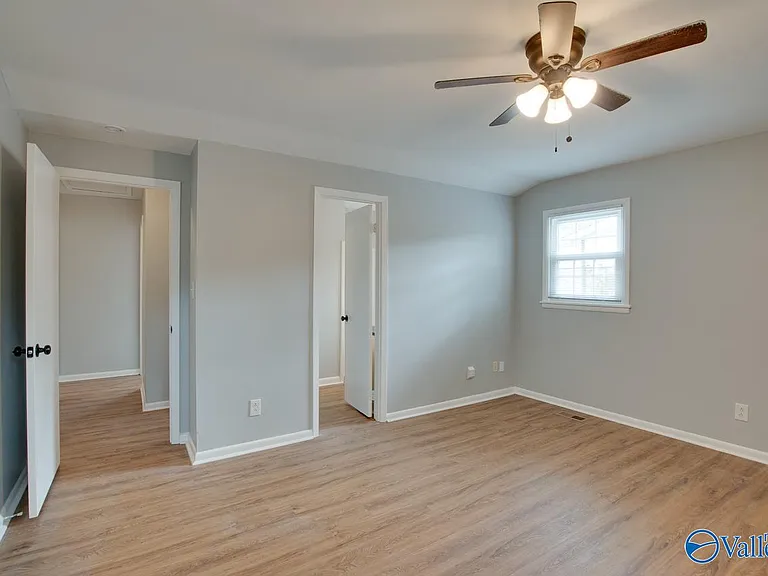 9802 Dolphin Dr SE — Photo 15