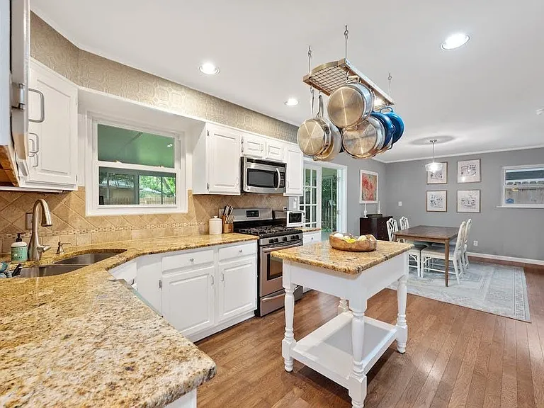 2609 Friar Tuck Ln — Photo 9