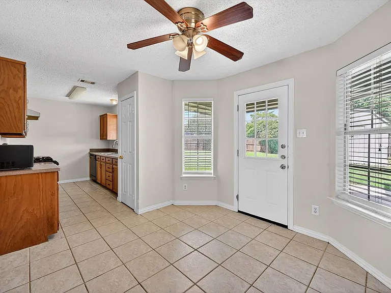 3225 Hollycreek — Photo 6