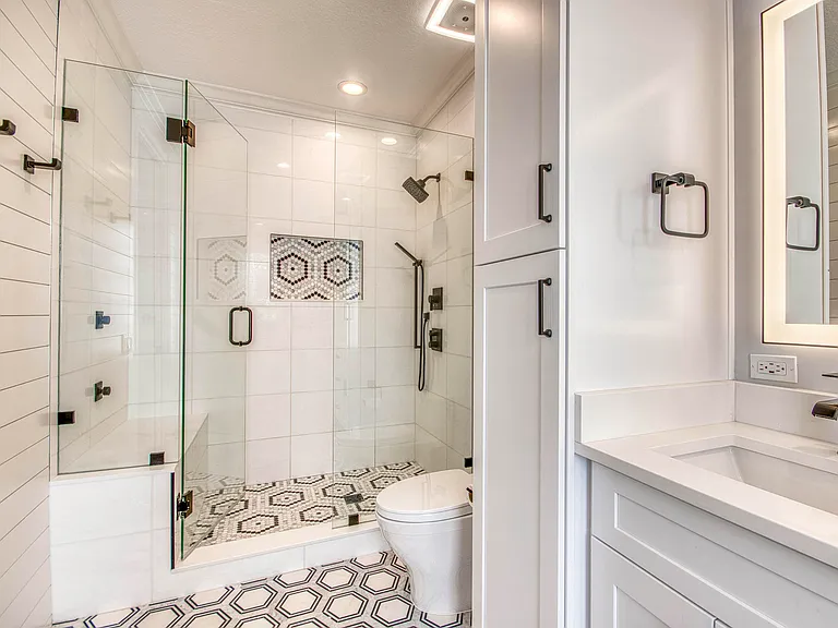 240 Poinciana Dr — Photo 18