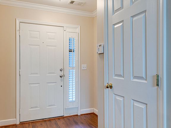 4th image of 625 Heath Pl