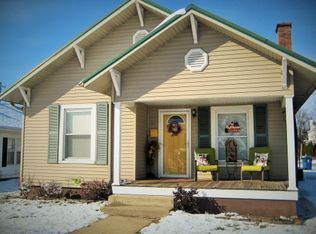 400 W Kerney St, Carmi, IL 62821