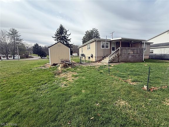 3rd image of 2375 Elizabeth Pike