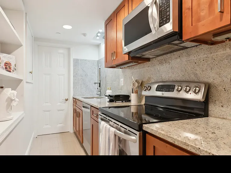 131 N 20th St #1G — Photo 3