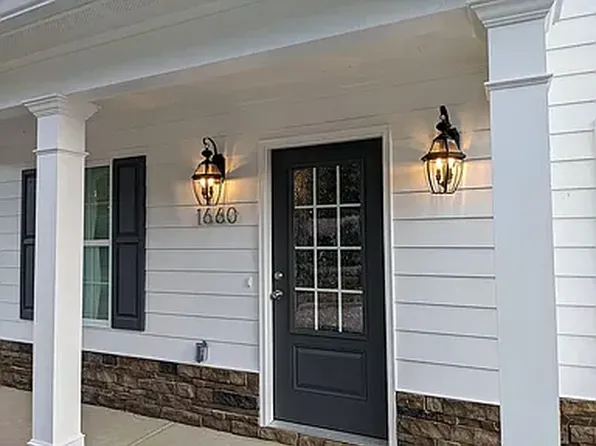 1660 Meadowlark Ln, Gainesville, GA 30501
