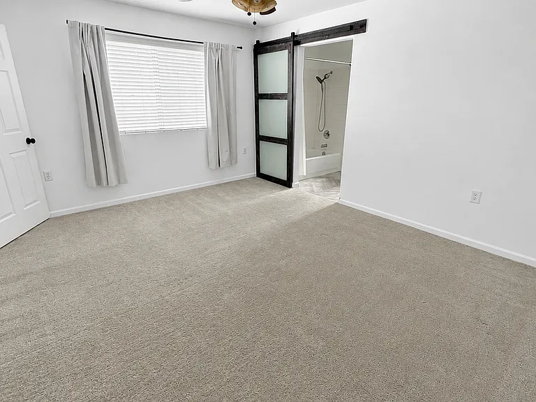 3221 N 37th St #15 — Photo 23
