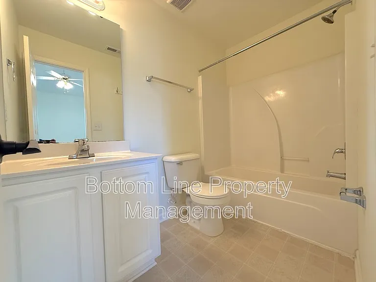 5703 Erin Dr — Photo 11