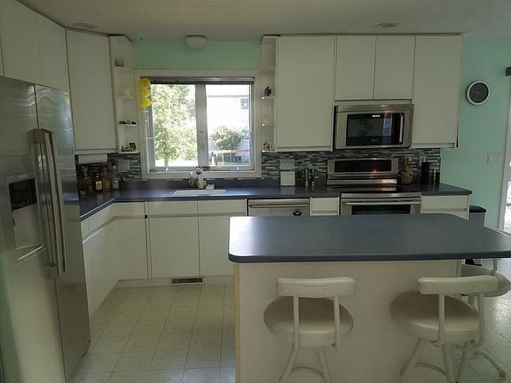 2nd image of 4 Plum Dr