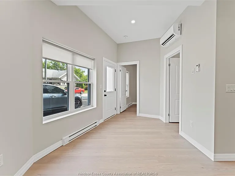 127 Talbot St N #7 — Photo 8