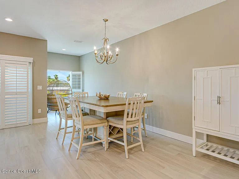 219 6th Ave — Photo 9