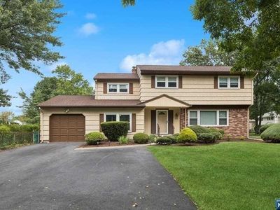 108 Trinity Ct, Paramus, NJ, 07652