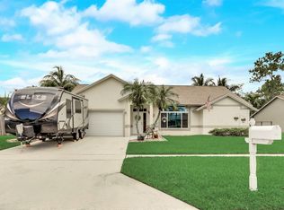 131 Queens Ln, Royal Palm Beach, FL 33411