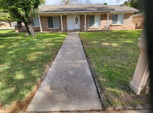 2036 Hurstview Dr, Hurst, TX 76054