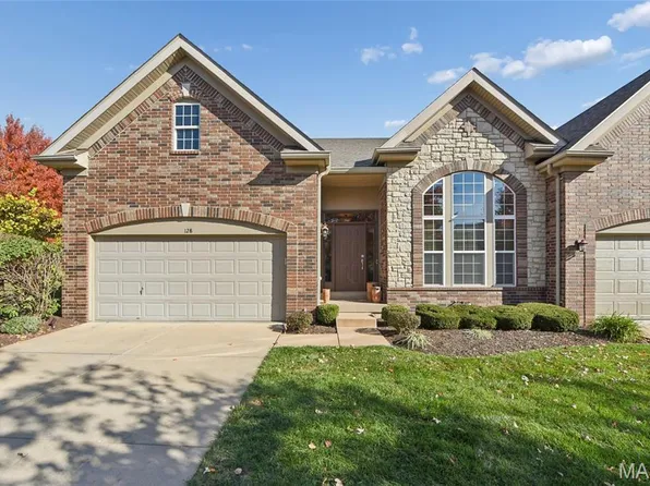 128 Kendall Bluff Ct, Chesterfield, MO 63017