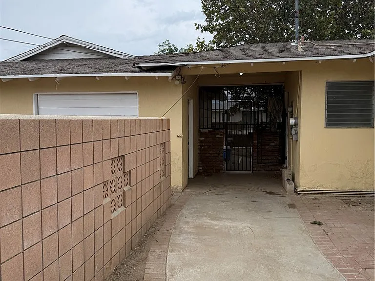 944 N Primrose Ave — Photo 8