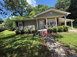 55 Bates Dr, Scottsboro, AL 35768