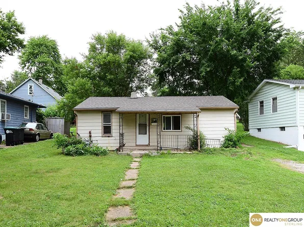4048 Curtis Ave, Omaha, NE 68111