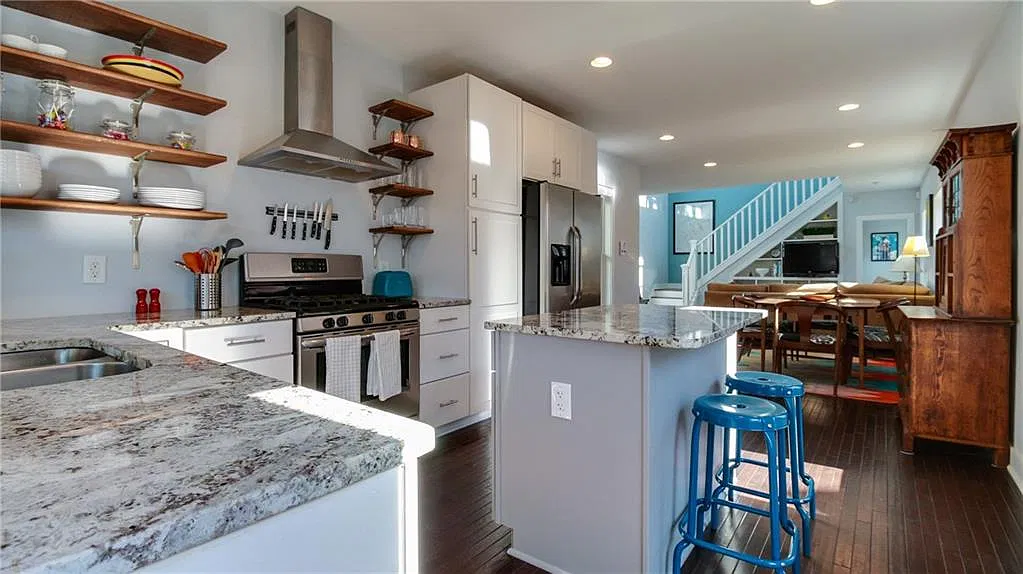 4 bed, 3.0 bath, 1884 sqft, $4,500 — Photo 1