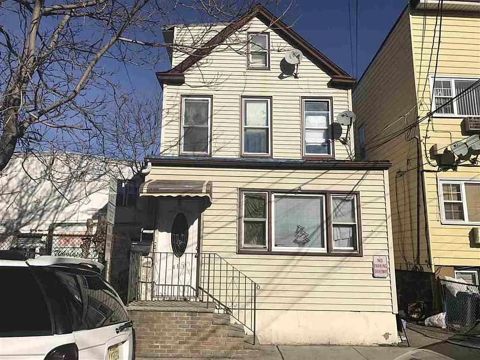 2nd image of 418 11th St