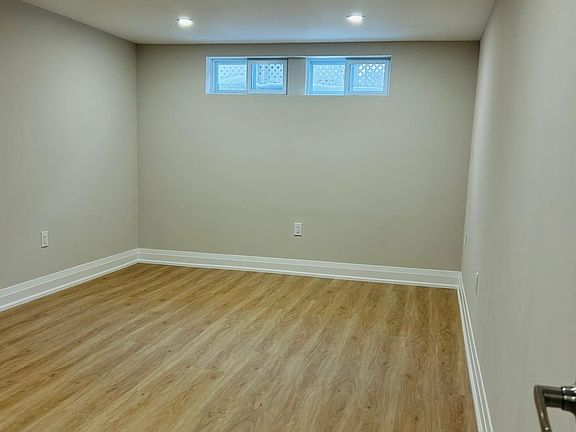 2nd image of 49 Edinburgh Rd #Basement